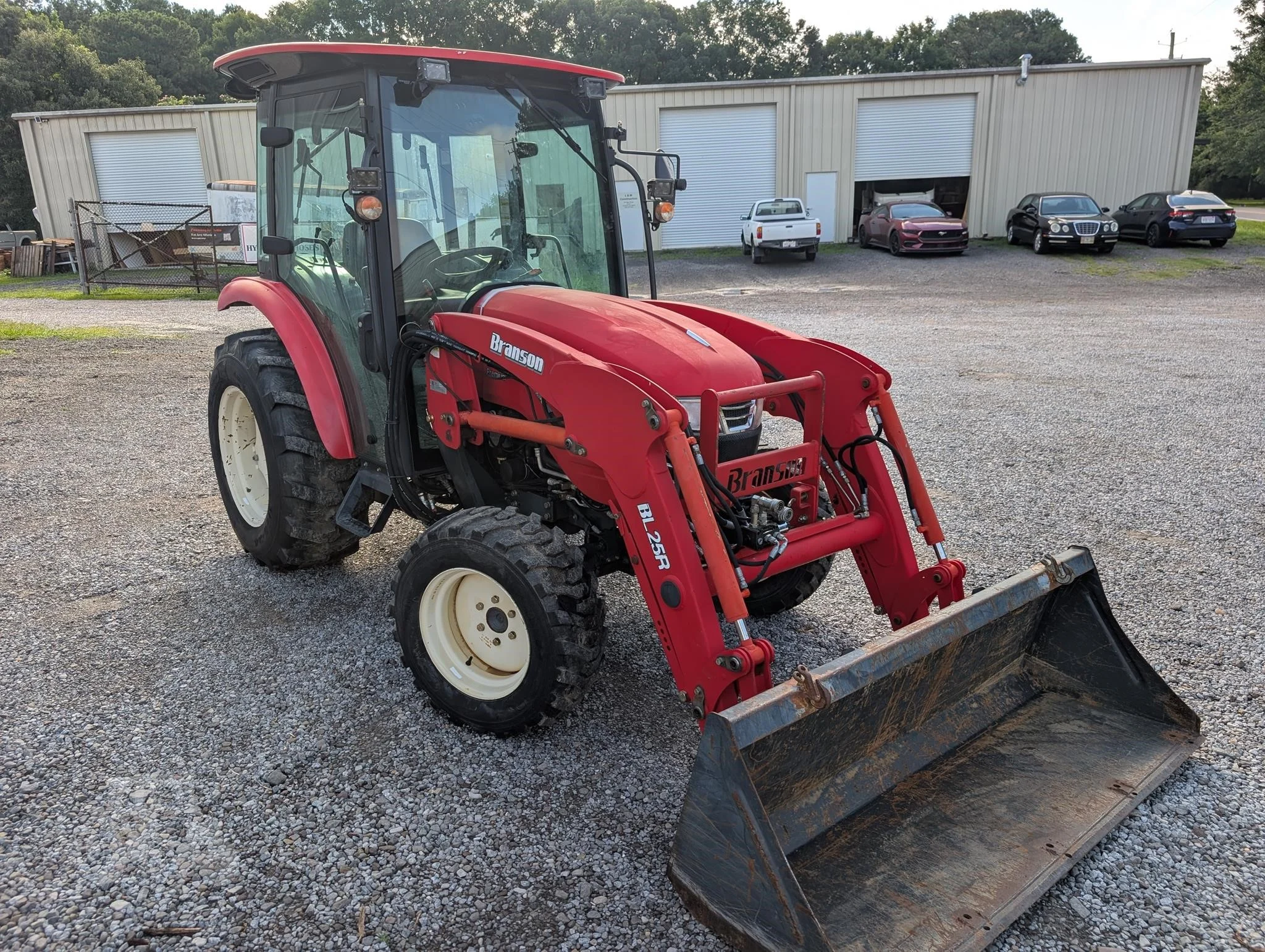 2017 BRANSON 4225C Tractor - Image 21