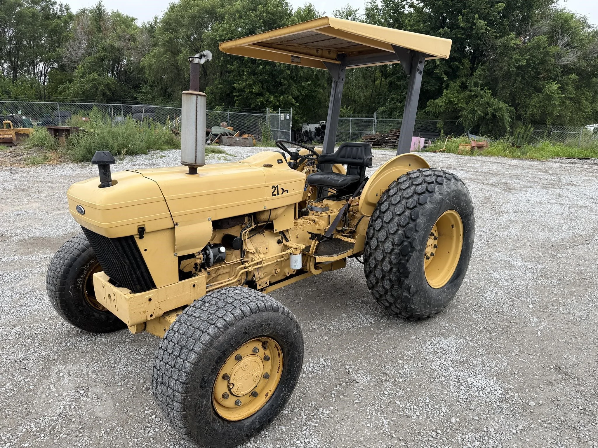 1995 FORD 445D Tractor - Image 2