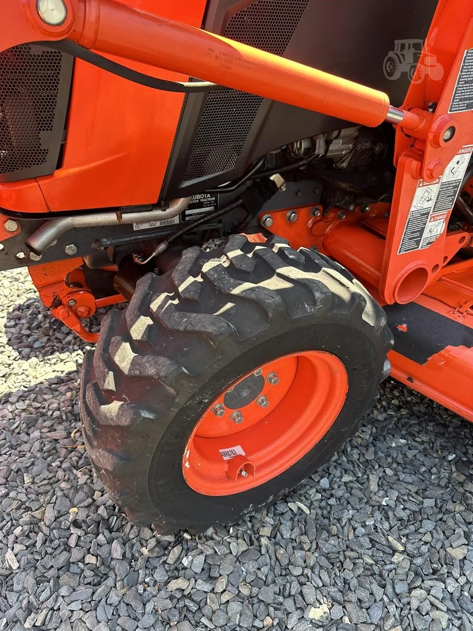 2017 KUBOTA B2301 Tractor - Image 3