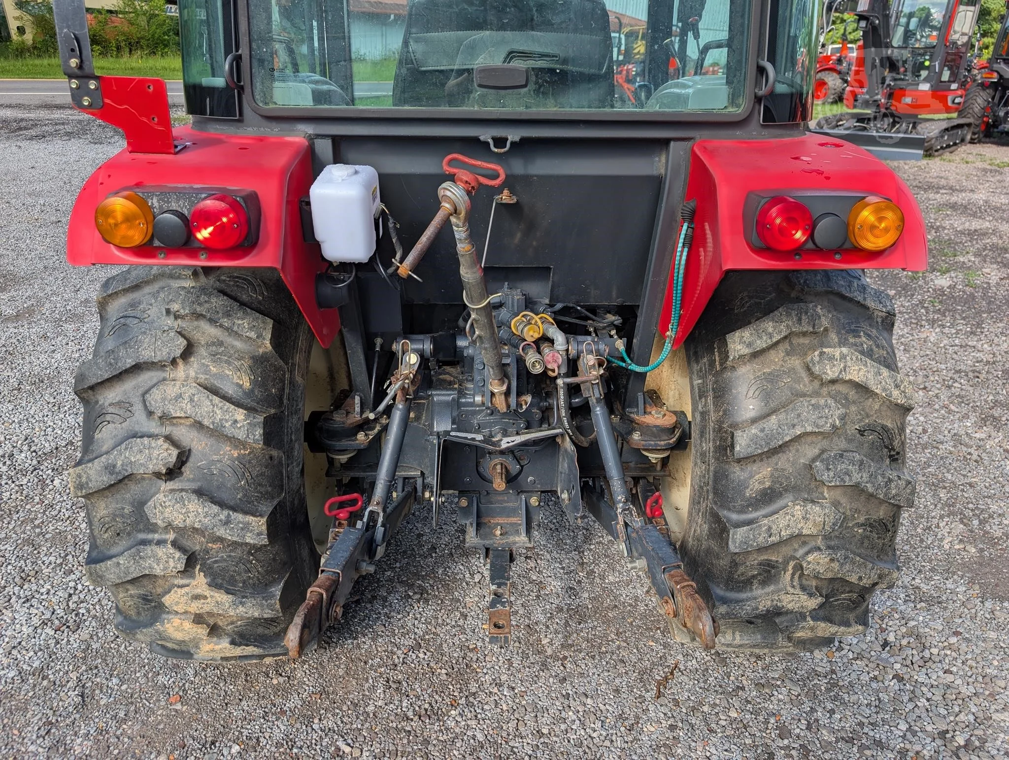 2017 BRANSON 4225C Tractor - Image 11
