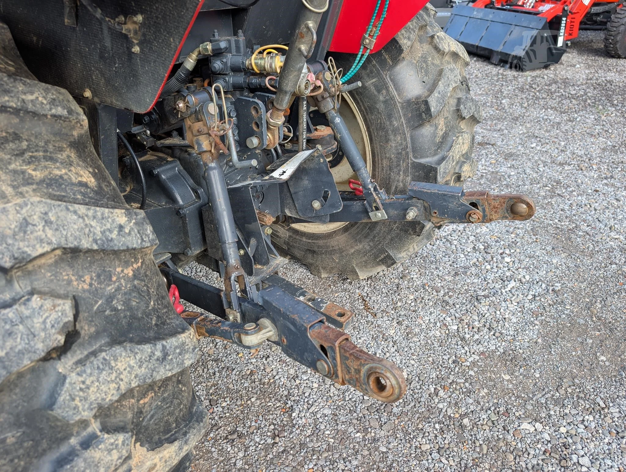 2017 BRANSON 4225C Tractor - Image 10