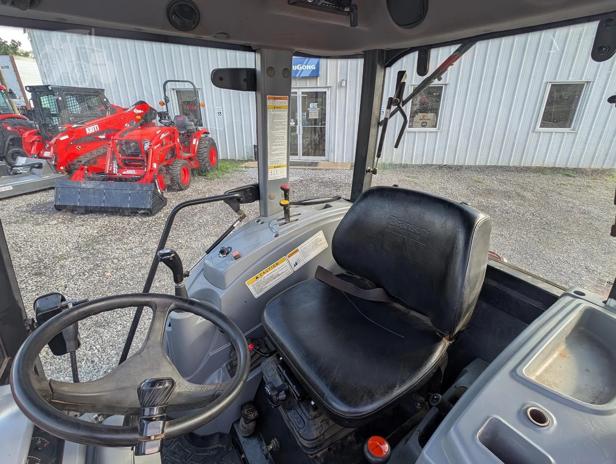 2017 BRANSON 4225C Tractor - Image 6