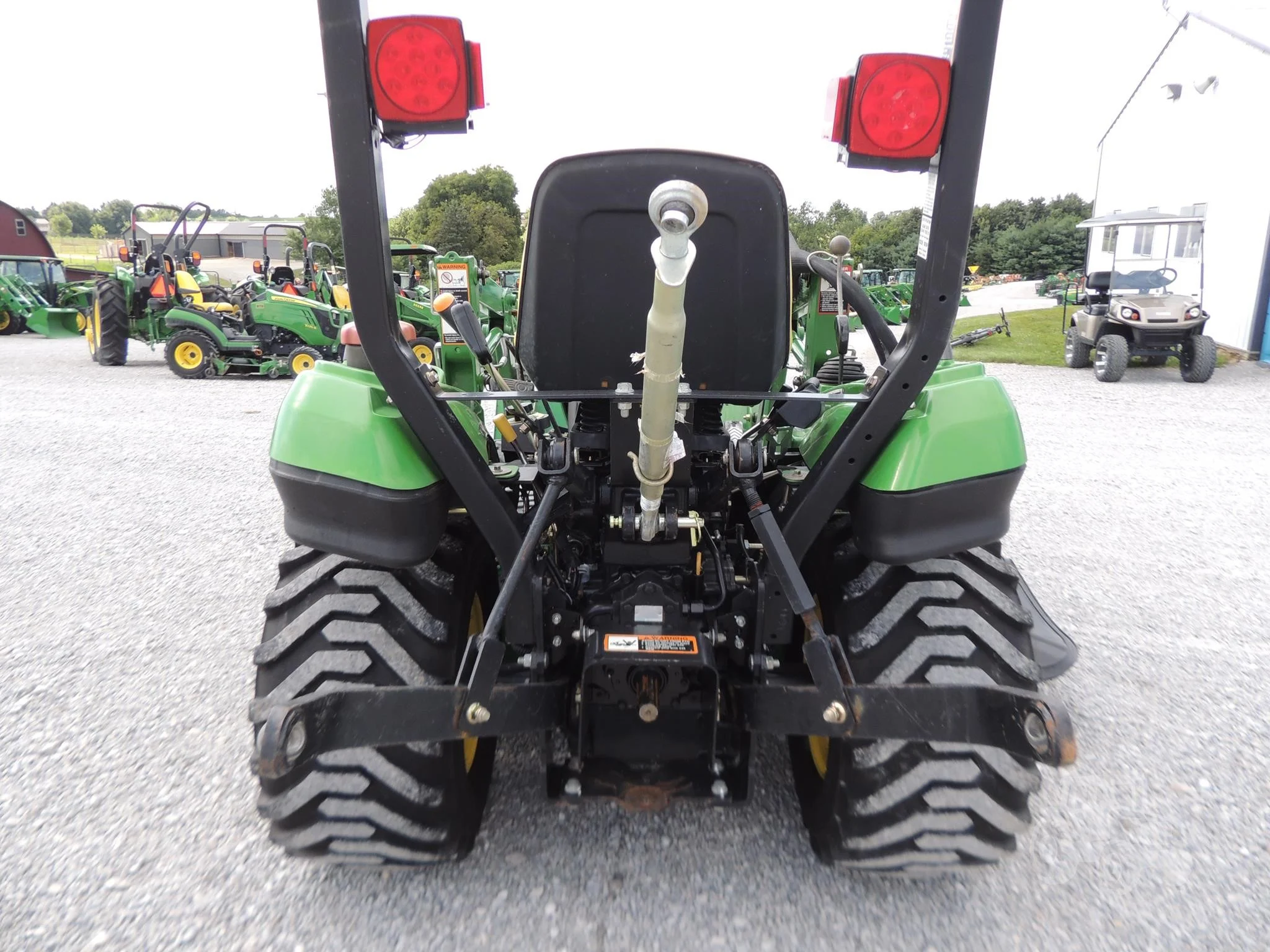 2011 JOHN DEERE 1023E Tractor - Image 4