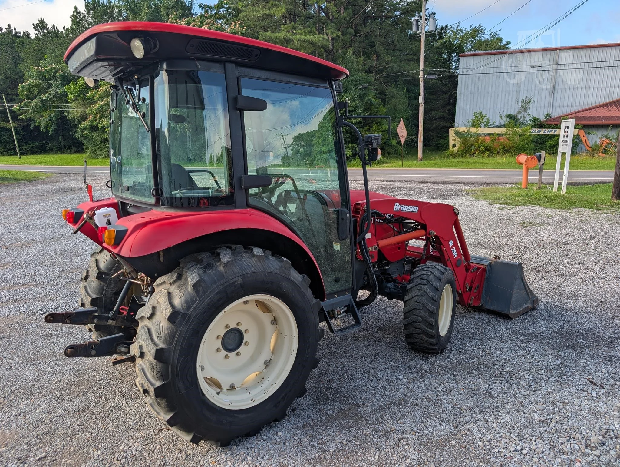 2017 BRANSON 4225C Tractor - Image 20