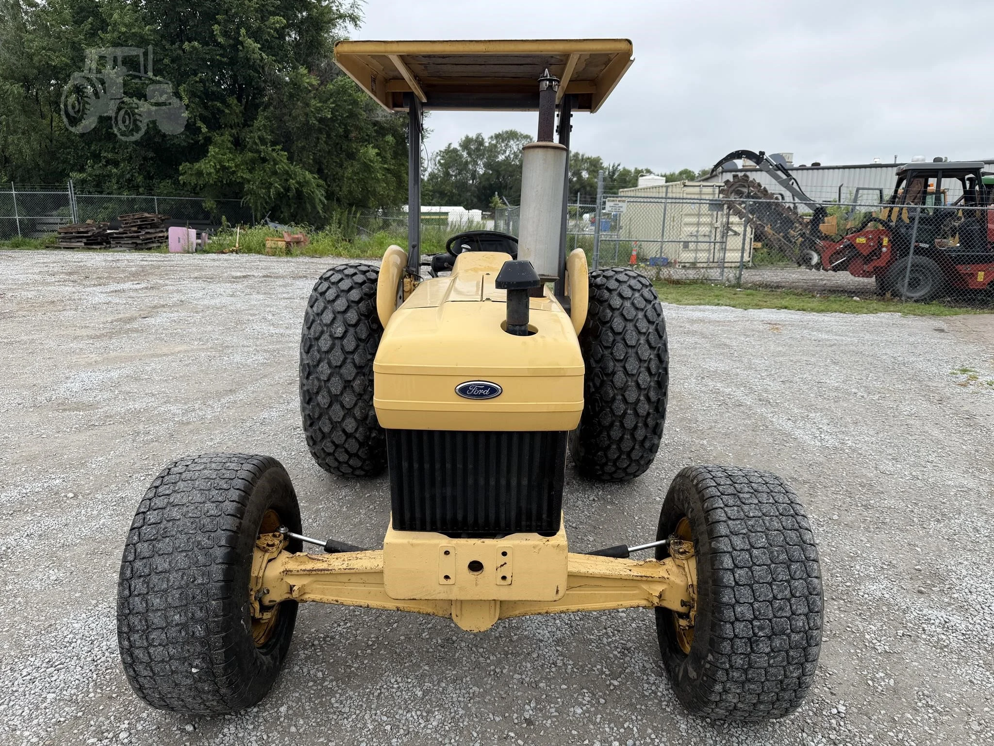 1995 FORD 445D Tractor - Image 3