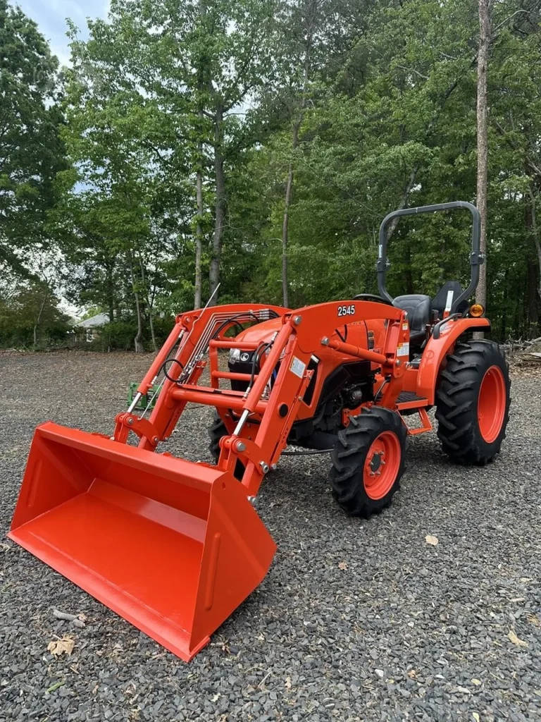 2023 KUBOTA L3302 Tractor