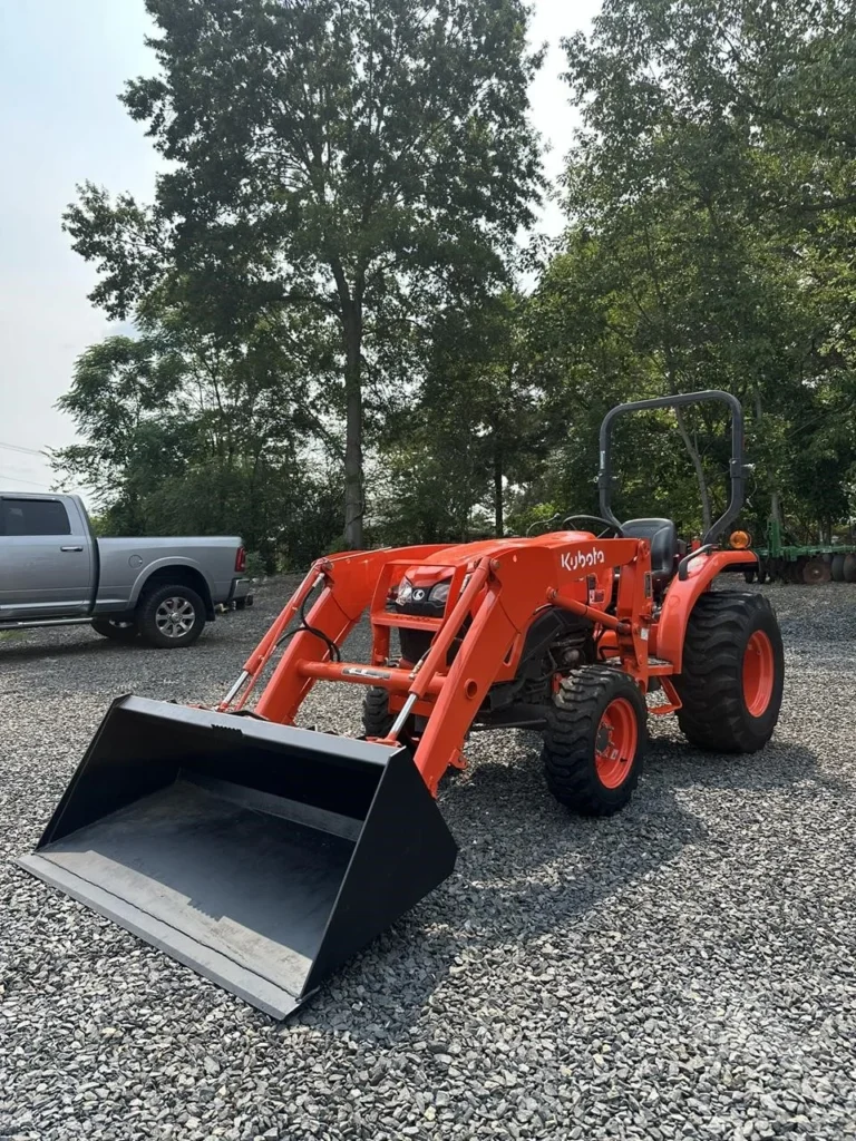 2023 KUBOTA L3302HST Tractor