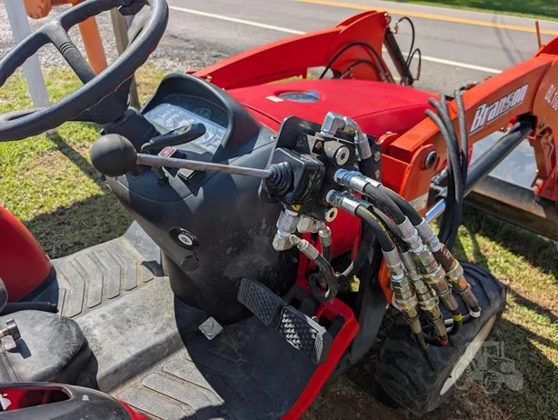 2017 BRANSON 2400 - Image 4