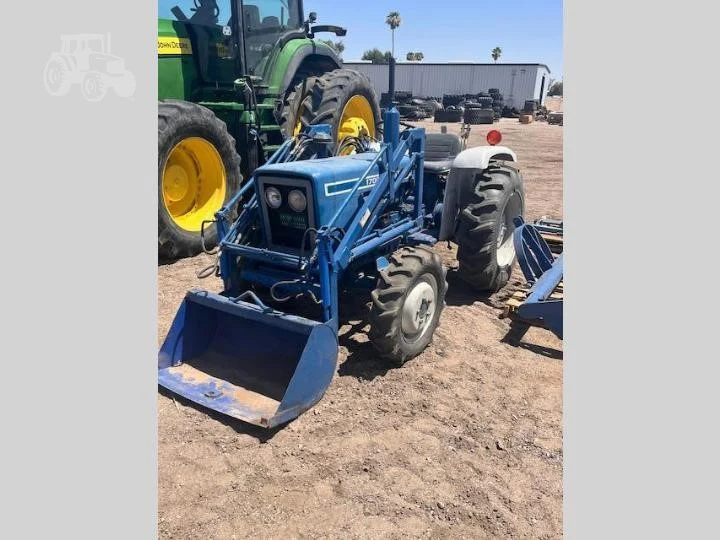 1980 FORD 1700 Tractor