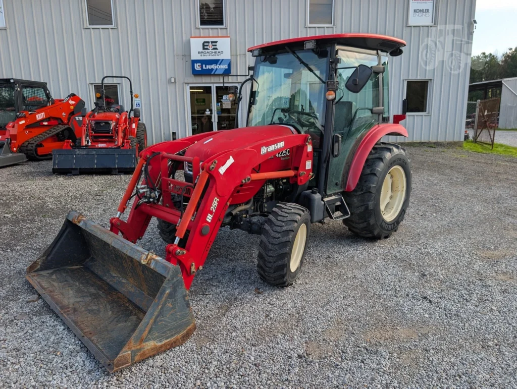 2017 BRANSON 4225C Tractor