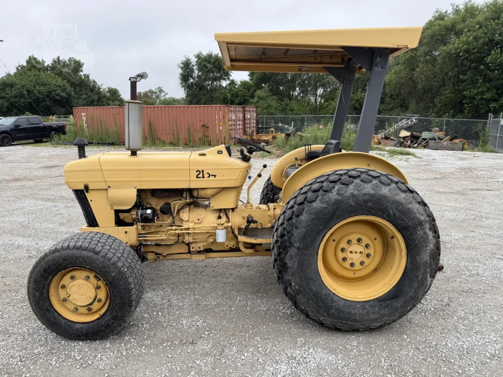 1995 FORD 445D Tractor