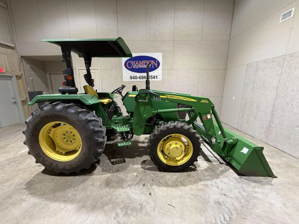 2011 JOHN DEERE 5055E Tractor