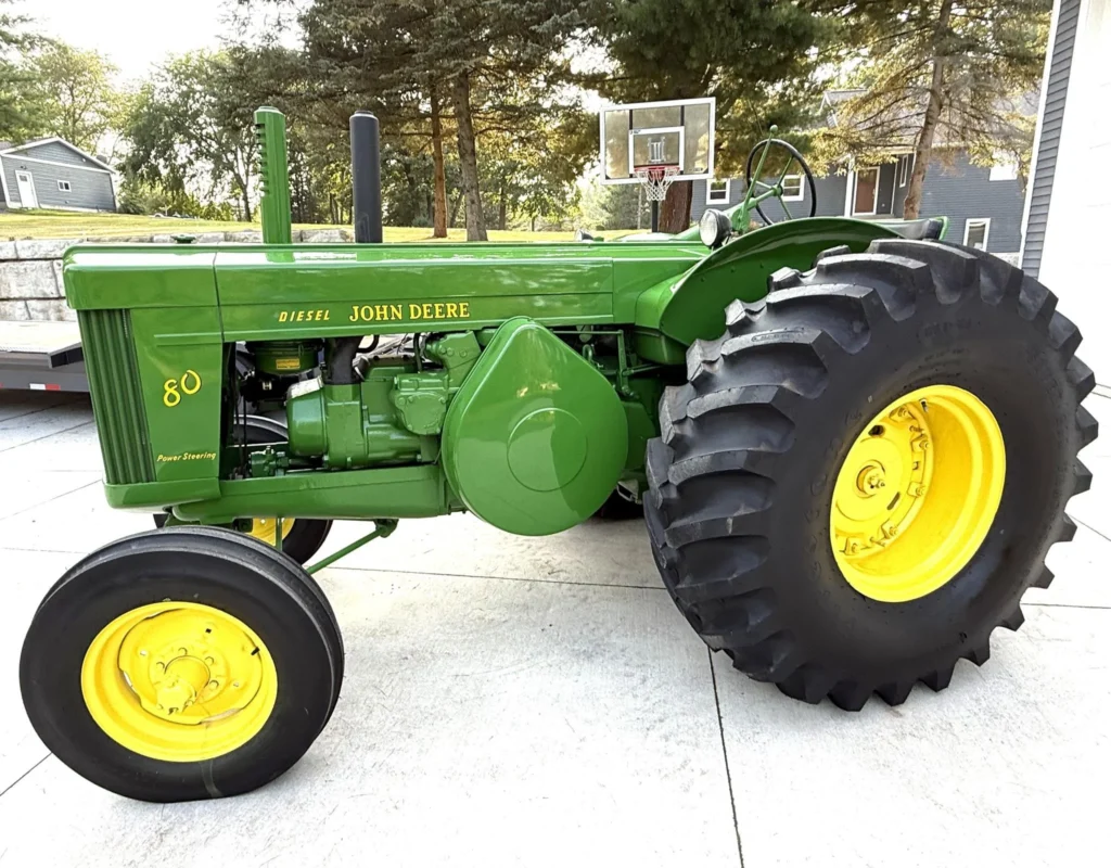 1955 JOHN DEERE 80 Antique Tractor