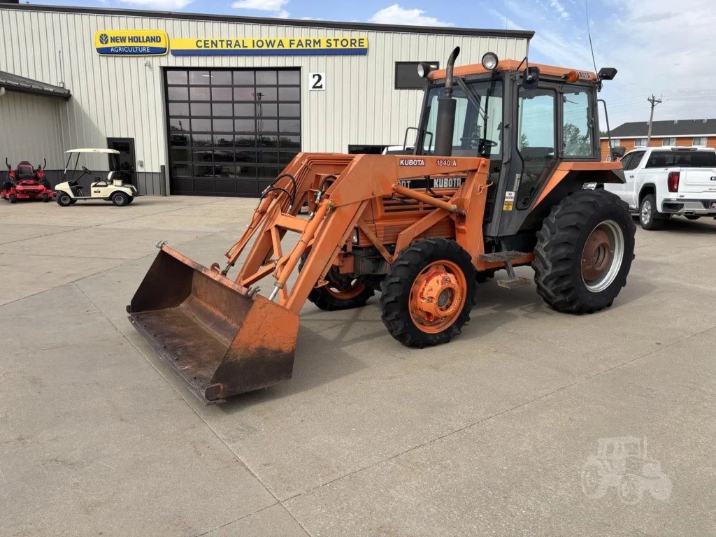 Kubota M5950DT - 61 HP