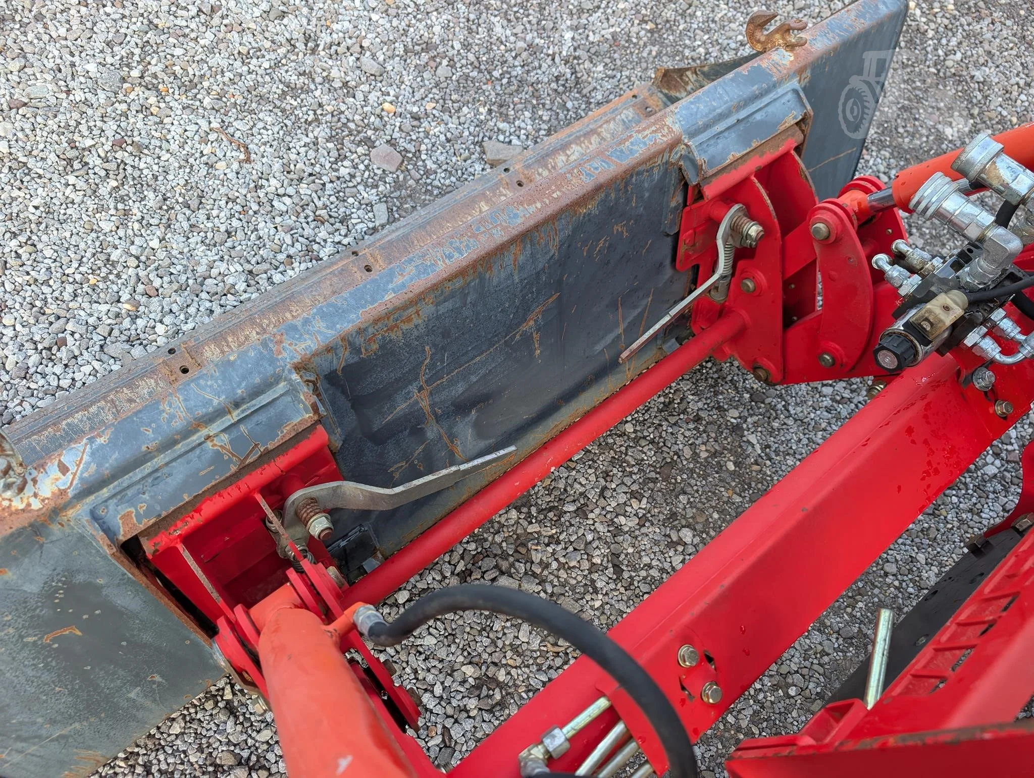2017 BRANSON 4225C Tractor - Image 14