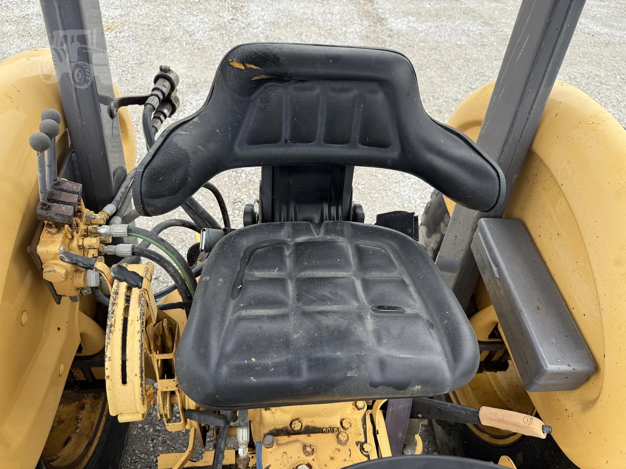 1995 FORD 445D Tractor - Image 9